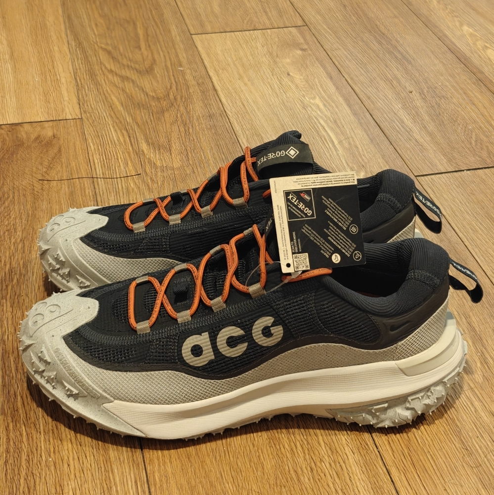 Nike ACG Black and Orange Athletic Shoes
